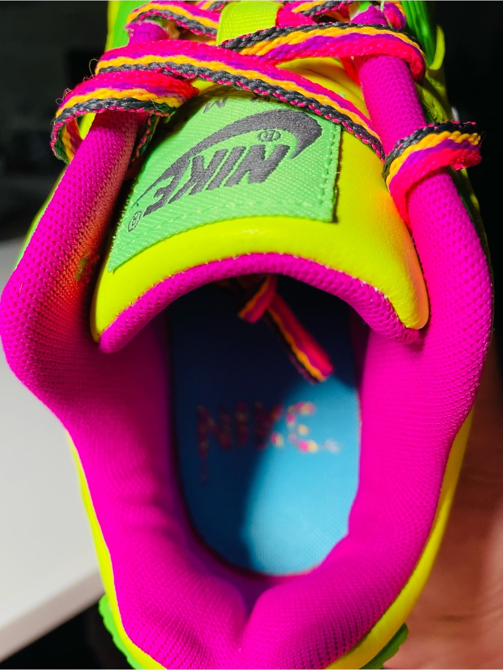 Nike Air Max 90 Leather
Volt Fire Pink (GS)
6Y- 7.5W - Picture 14 of 16